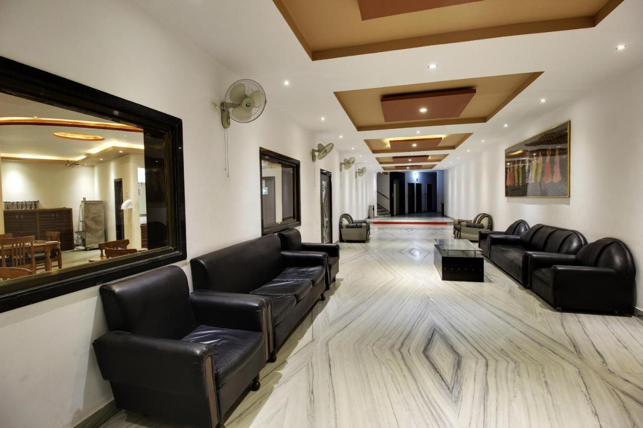 Times Raj Mahal Hotel Nāthdwāra Zewnętrze zdjęcie