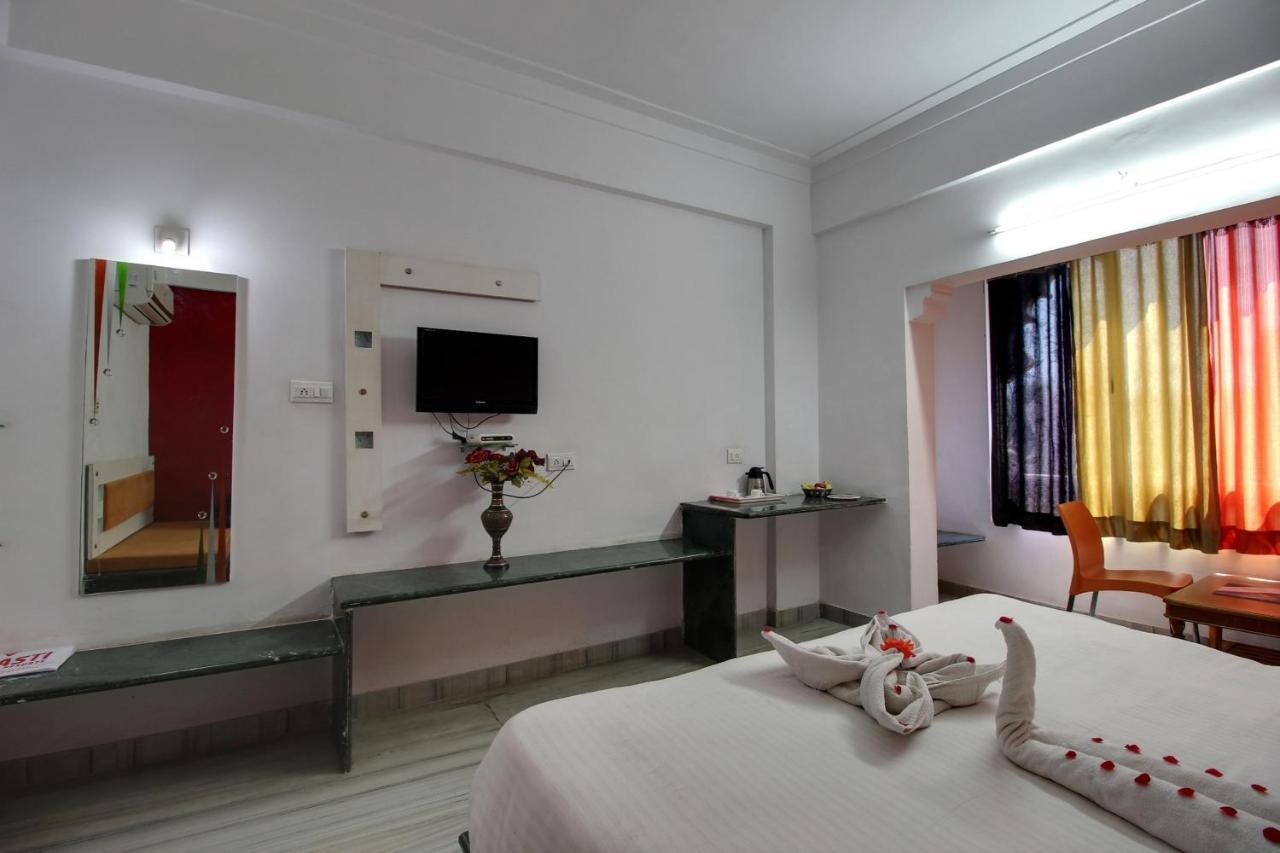Times Raj Mahal Hotel Nāthdwāra Zewnętrze zdjęcie